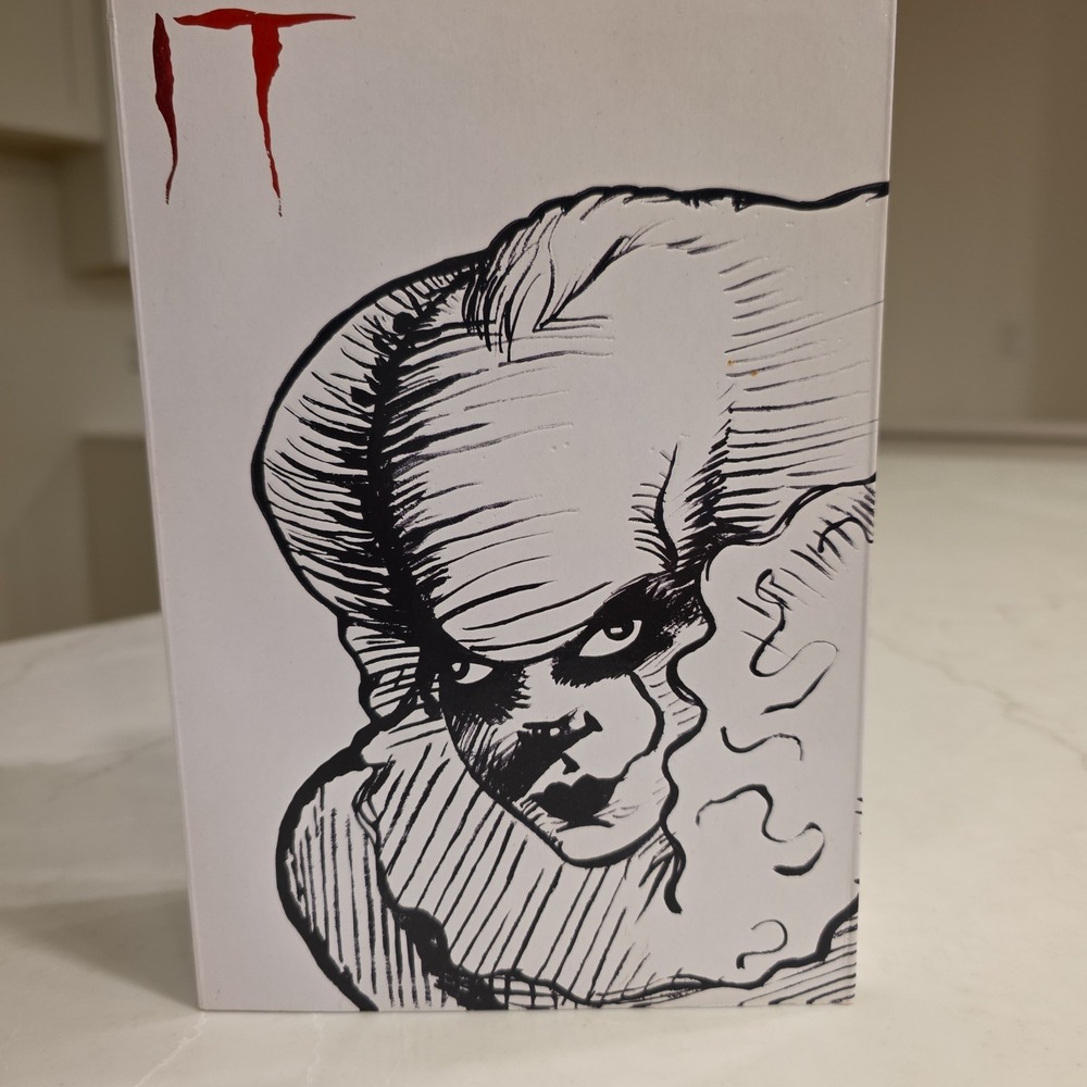 NECA IT PENNYWISE SDCC ETCHED BLACK & WHITE 7" ULTIMATE ACTION FIGURE  NRFB NEW